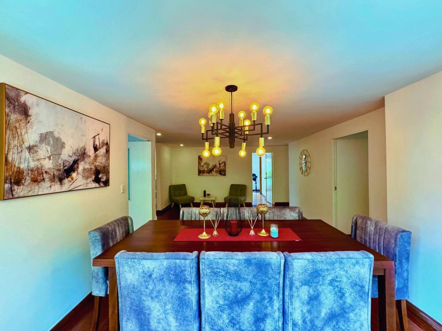 Apartment 5br 2,497 Sqft Pool By El Tesoro Mall Medellin