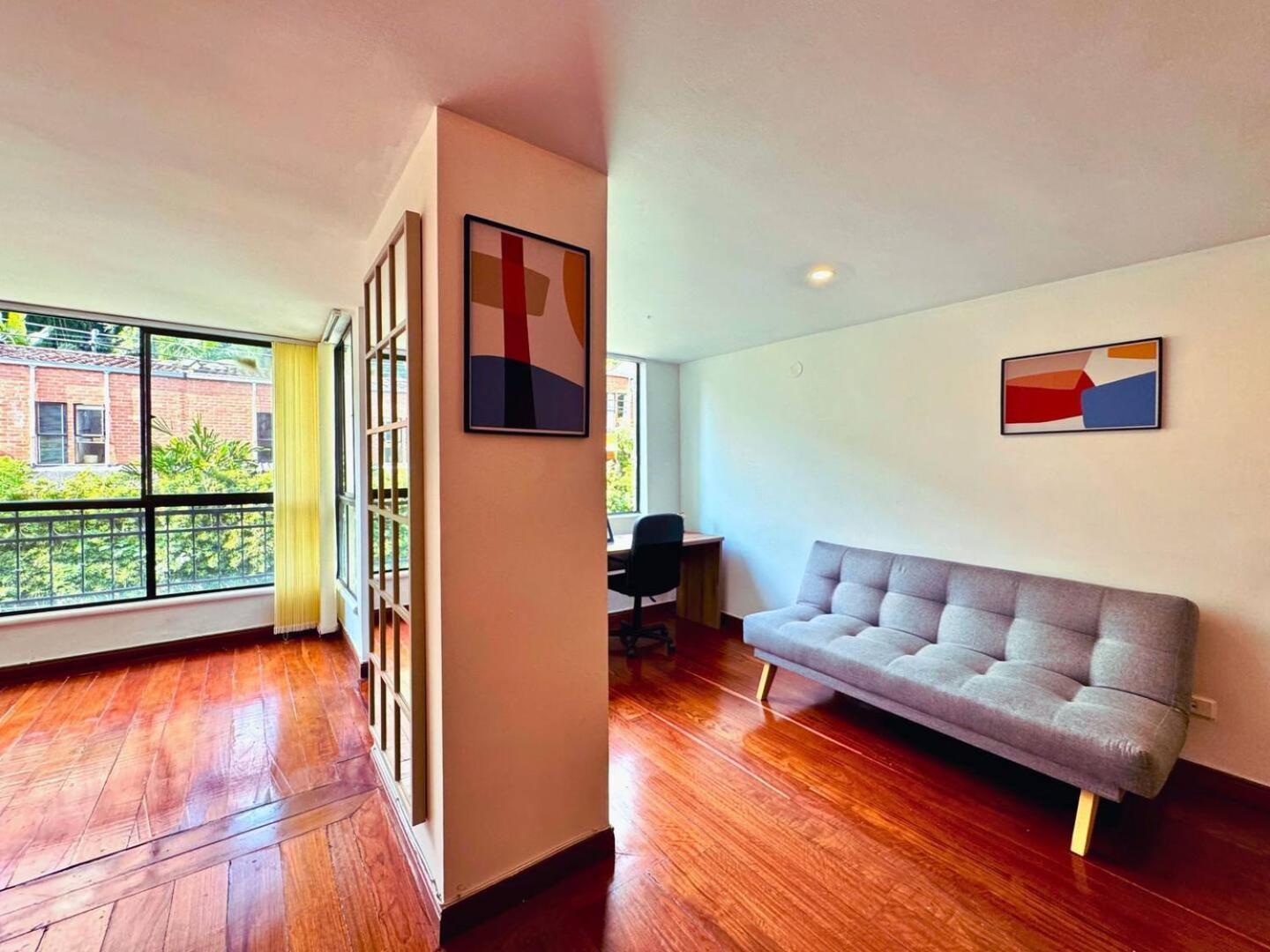 5br 2,497 Sqft Pool By El Tesoro Mall Medellin