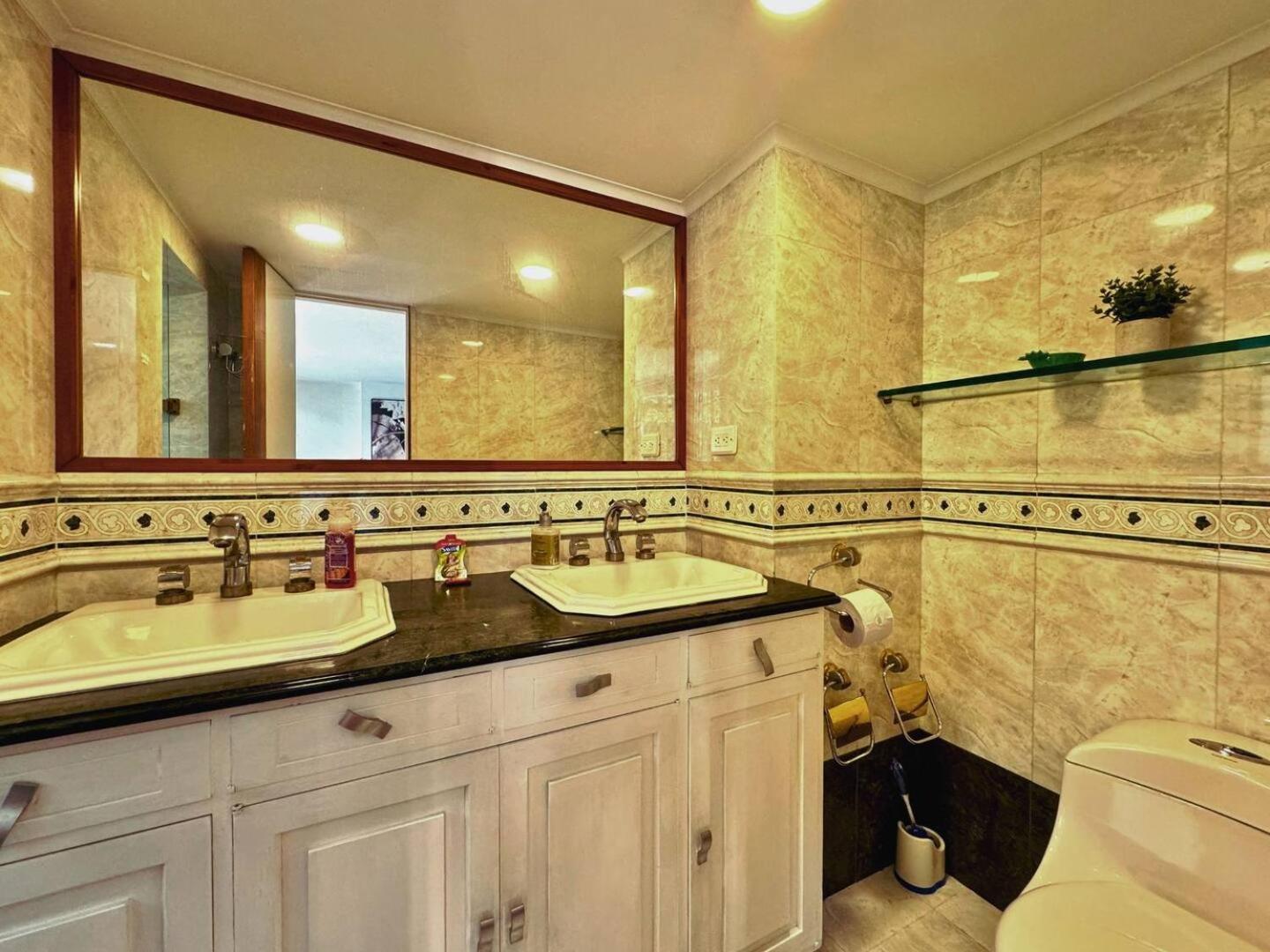 5br 2,497 Sqft Pool By El Tesoro Mall *