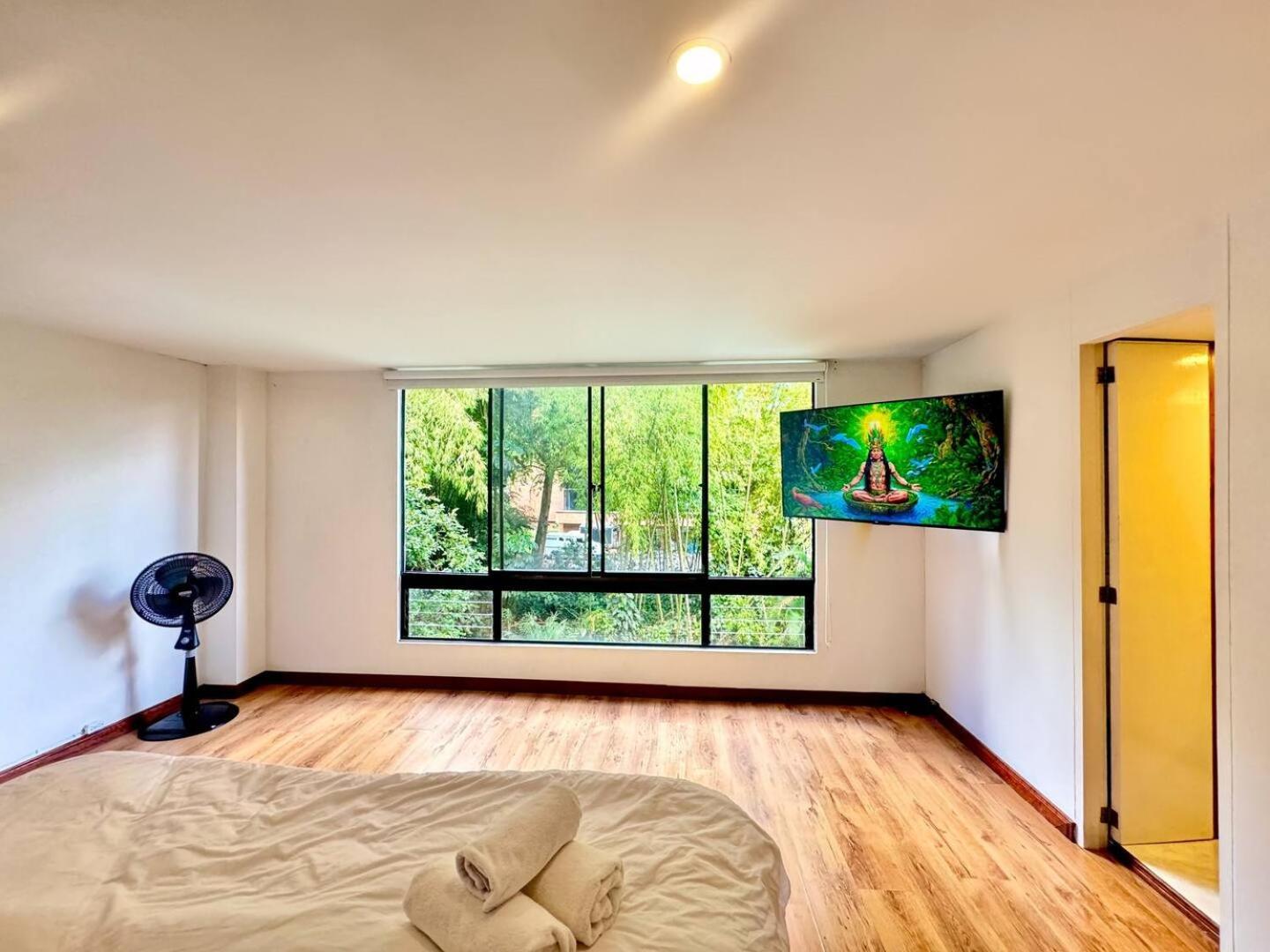 Apartment 5br 2,497 Sqft Pool By El Tesoro Mall Medellin