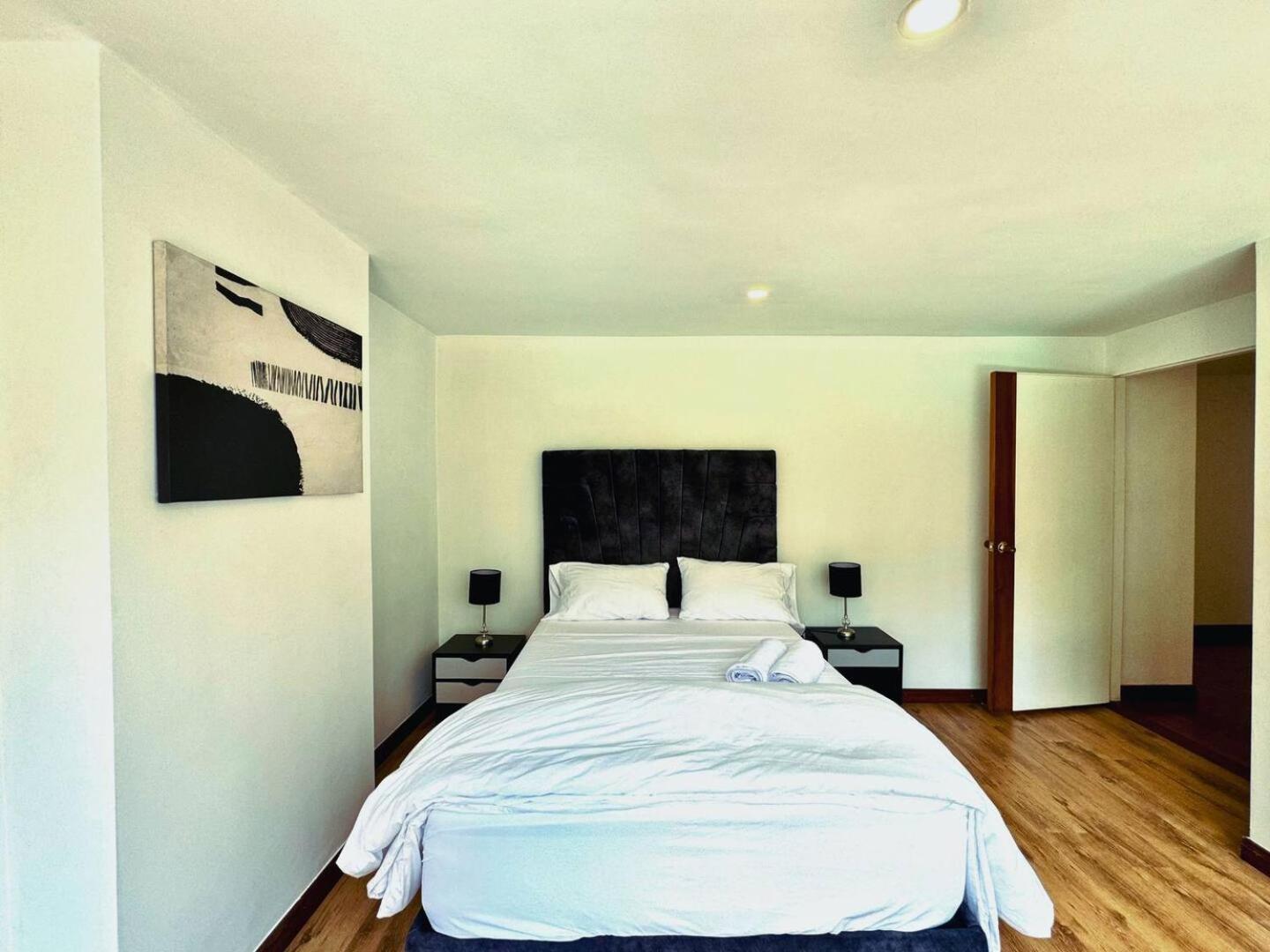 5br 2,497 Sqft Pool By El Tesoro Mall Medellin