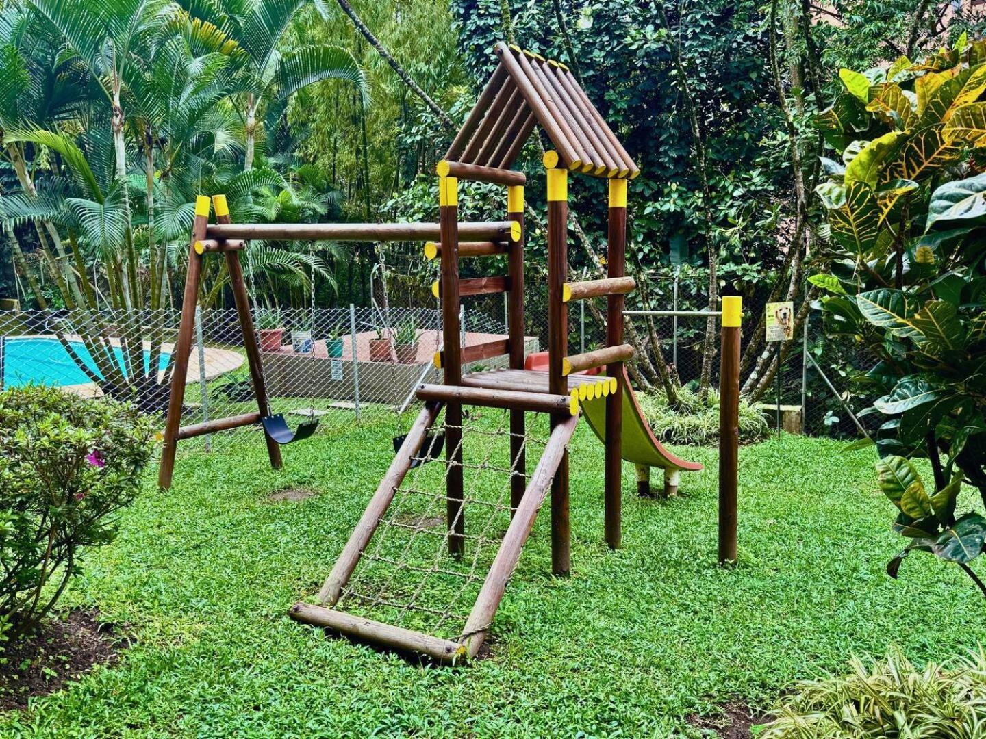 5br 2,497 Sqft Pool By El Tesoro Mall * Medellin