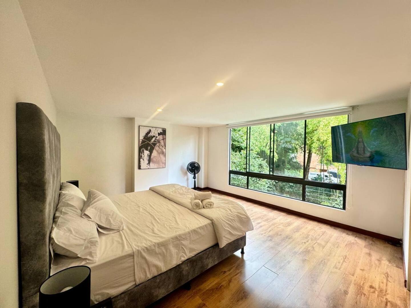 5br 2,497 Sqft Pool By El Tesoro Mall Apartment