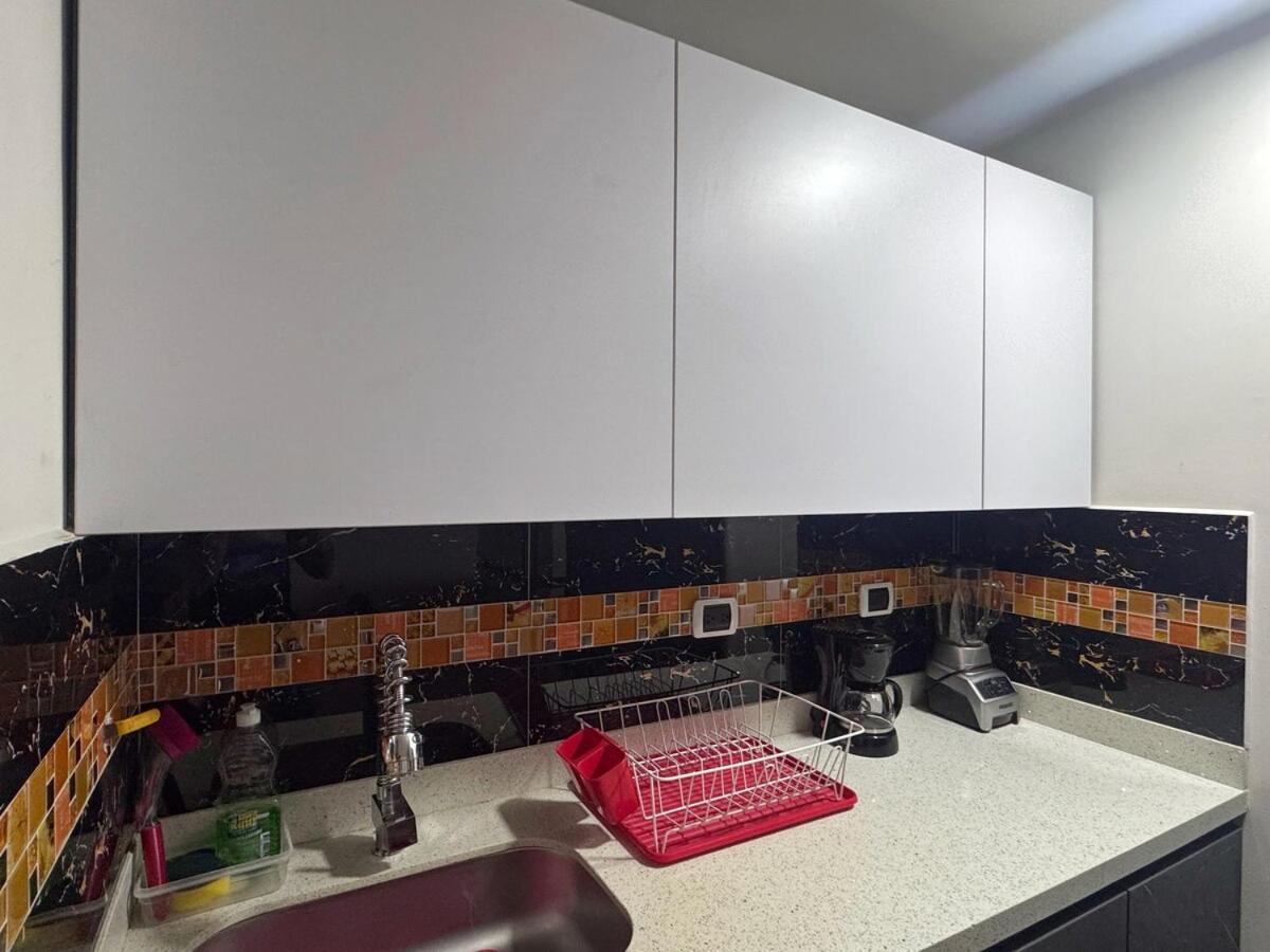 En Belen Cerca A Laureles, Wifi, Balcon Y Patio Medellin