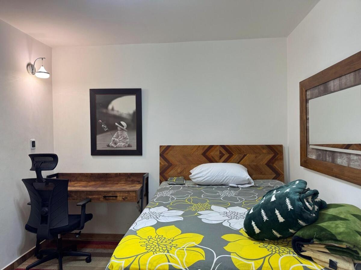 En Belen Cerca A Laureles, Wifi, Balcon Y Patio * Medellin