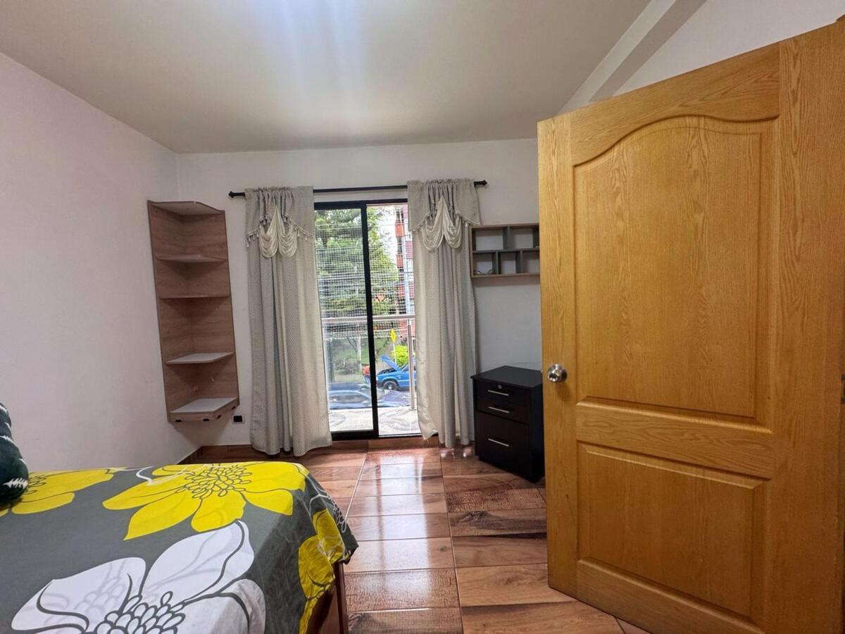 En Belen Cerca A Laureles, Wifi, Balcon Y Patio Apartment *