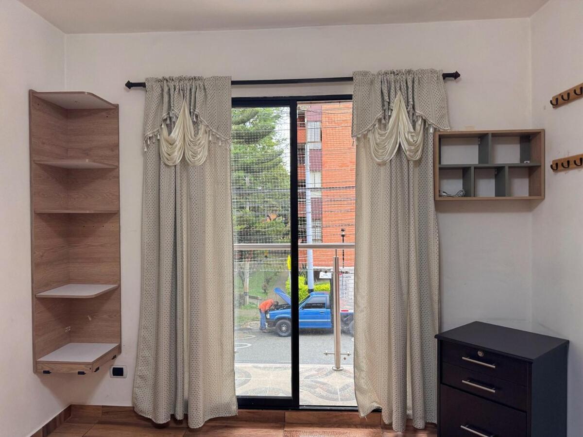 Apartment En Belen Cerca A Laureles, Wifi, Balcon Y Patio Medellin