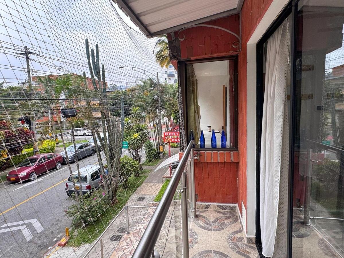 Apartment En Belen Cerca A Laureles, Wifi, Balcon Y Patio