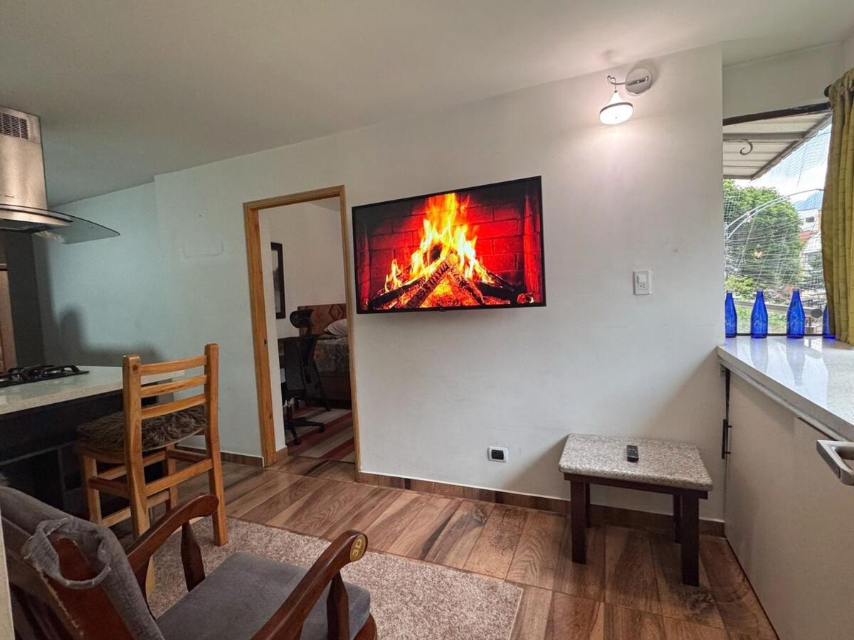Apartment En Belen Cerca A Laureles, Wifi, Balcon Y Patio *