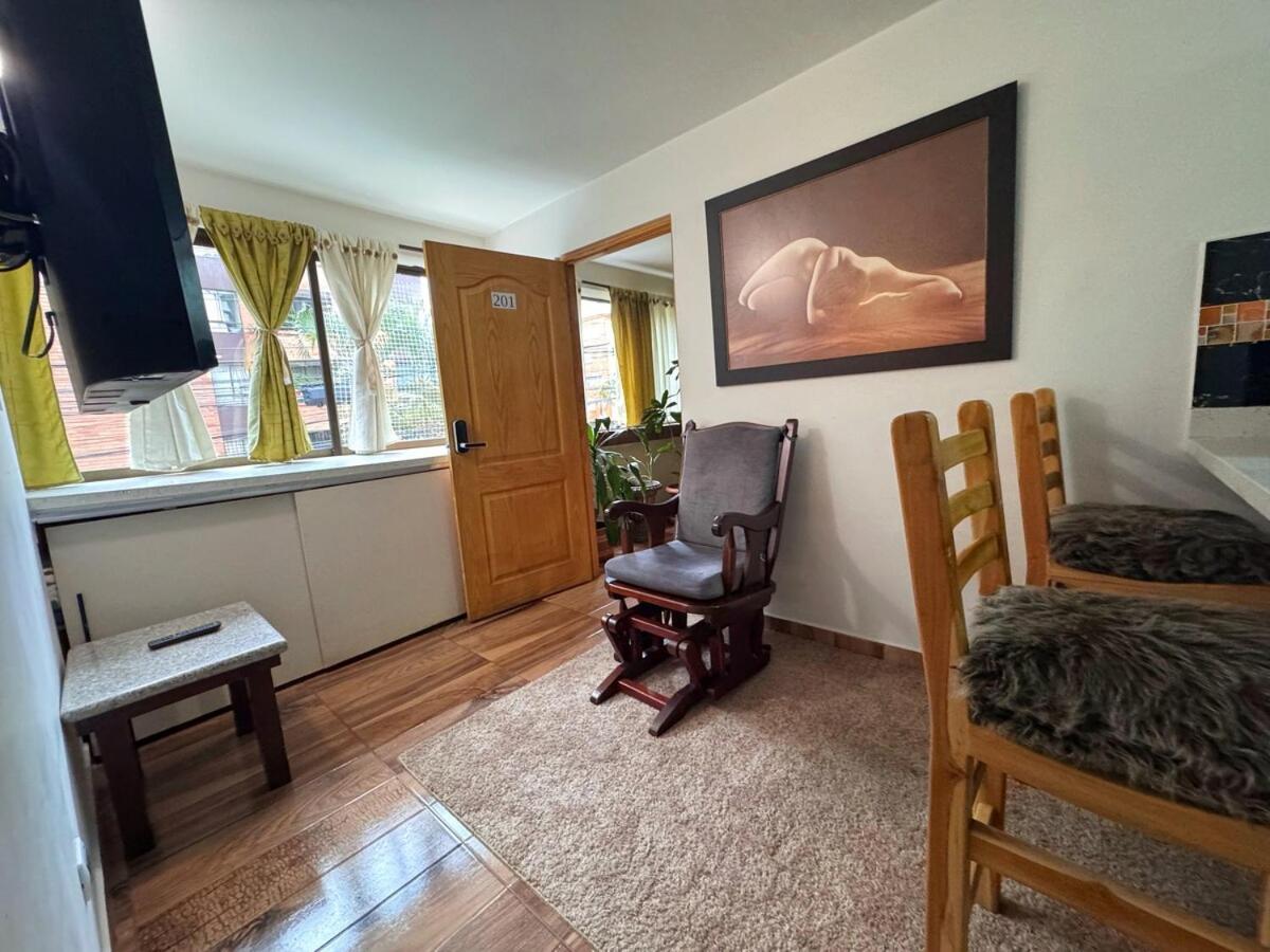 Apartment En Belen Cerca A Laureles, Wifi, Balcon Y Patio Medellin