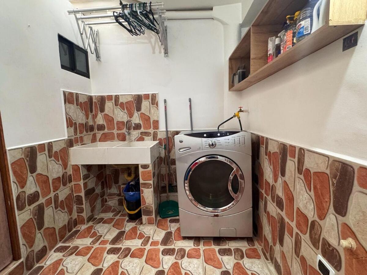 En Belen Cerca A Laureles, Wifi, Balcon Y Patio Medellin