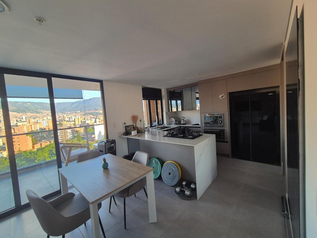 Laureles 11th Floor, Jacuzzi And Ac Apartment *