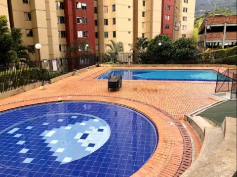 Zona Rosa De Medellin, Ubicacion Cerca De Centros Comerciales Y Tranvia Del Metro * Medellin