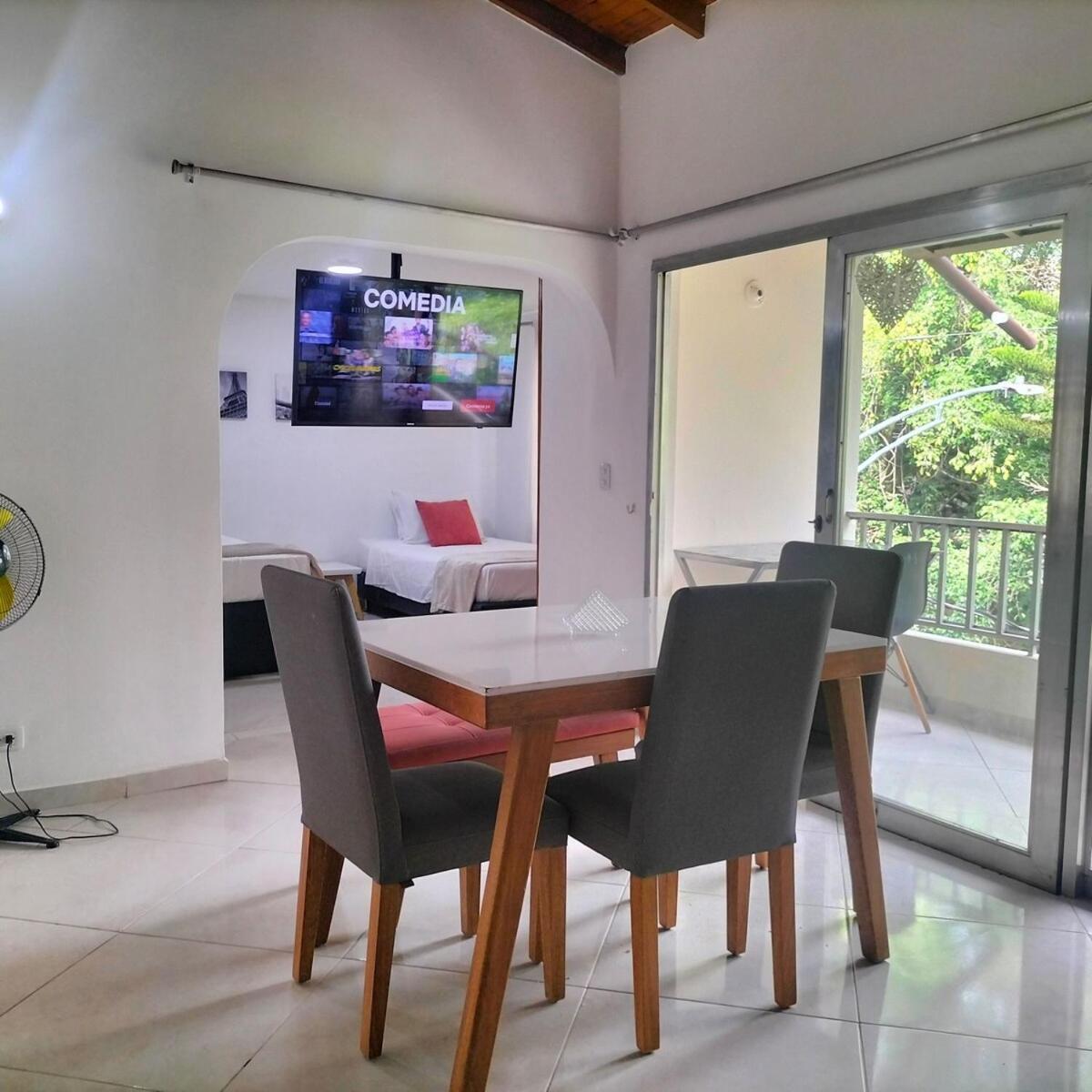 Comfortable And With Large Balcony In Belen * Medellin