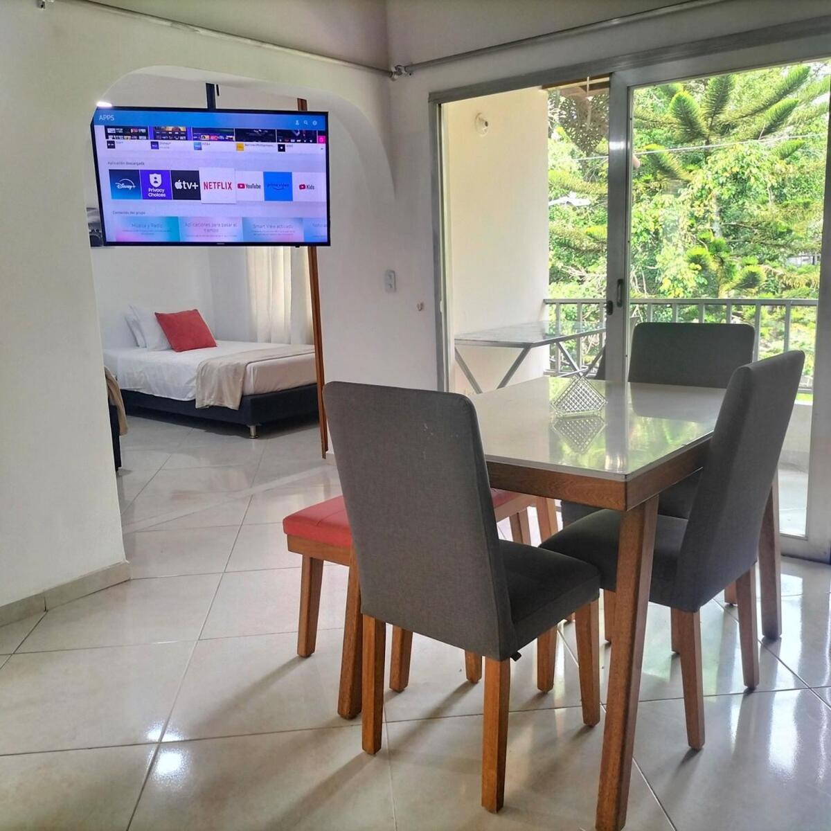 Comfortable And With Large Balcony In Belen Apartment