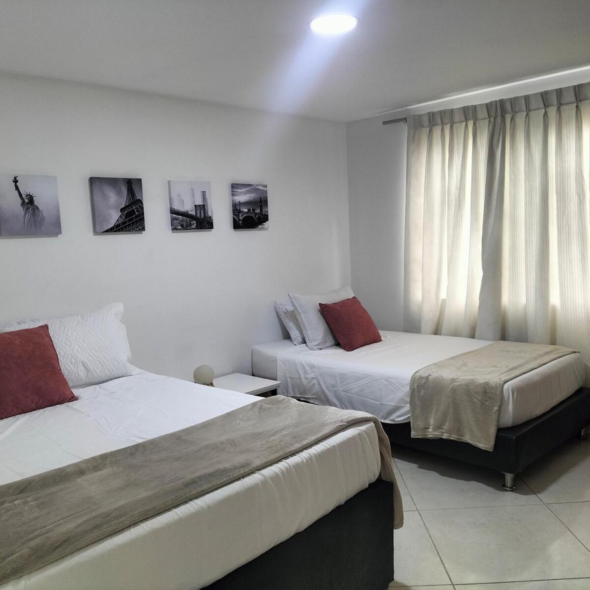 Comfortable And With Large Balcony In Belen * Medellin