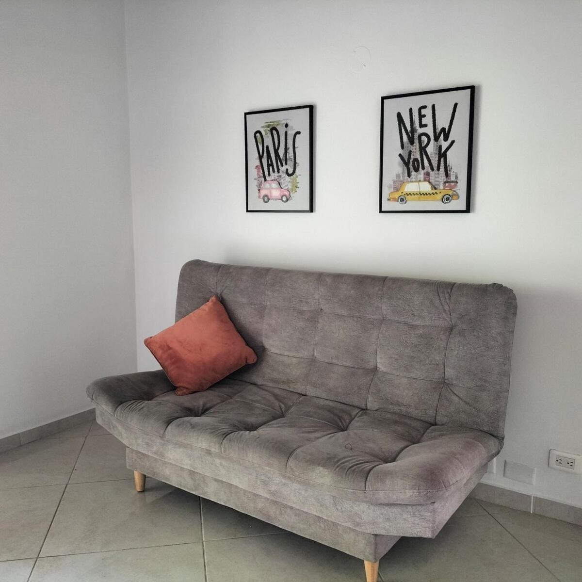 Apartment Comfortable And With Large Balcony In Belen
