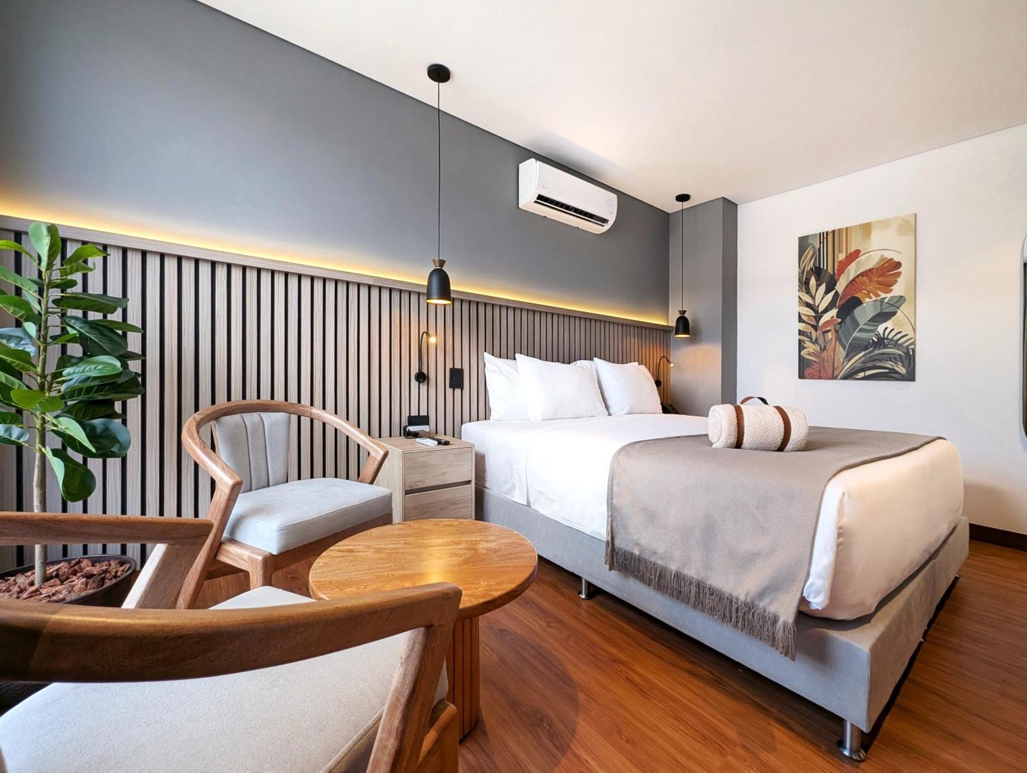 Hotel Moa Select Medellin