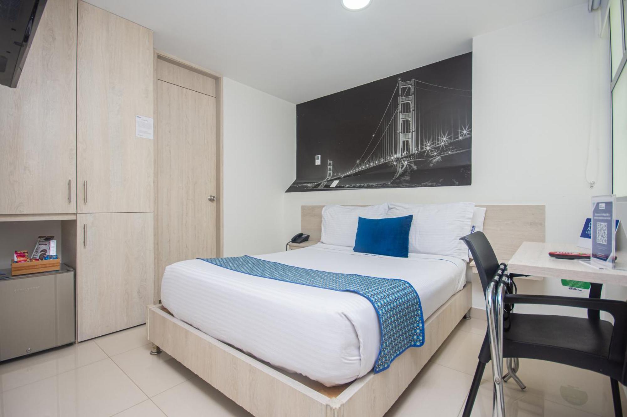Laureles Plaza Hotel 4*