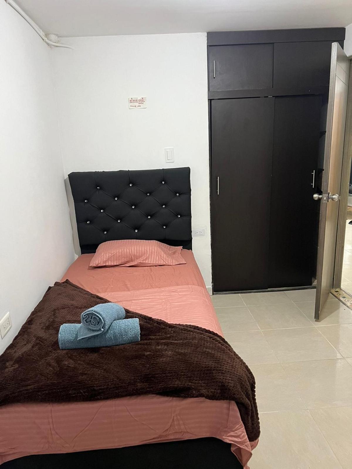Apartamento Ideal Descubre El Graffiti De Medellin Apartment *