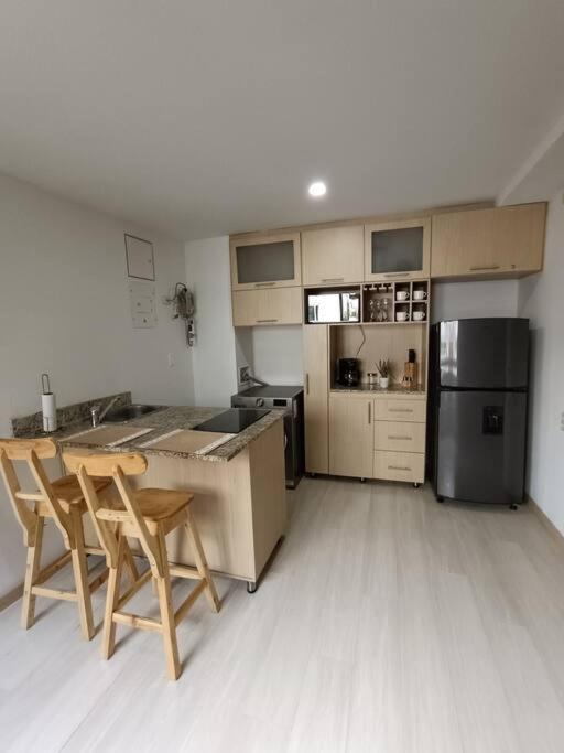 Comodo En Laureles, Cerca Al Estadio Apartment Medellin