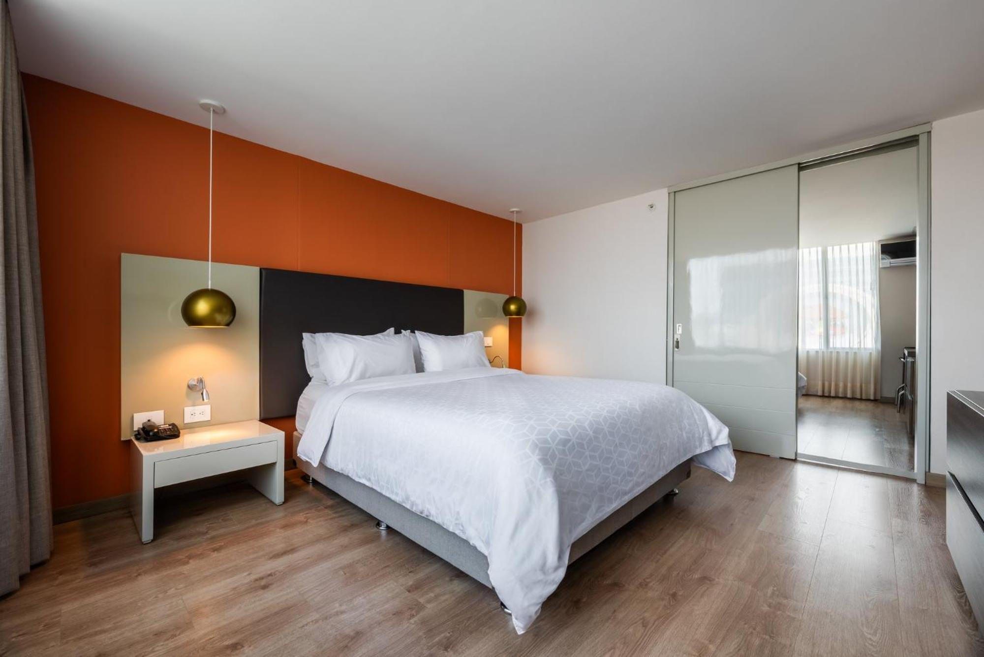 Express & By Ihg Hotel
