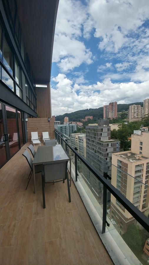 Apartment Energy Living Iconic 5 Star Close To Lleras Medellin