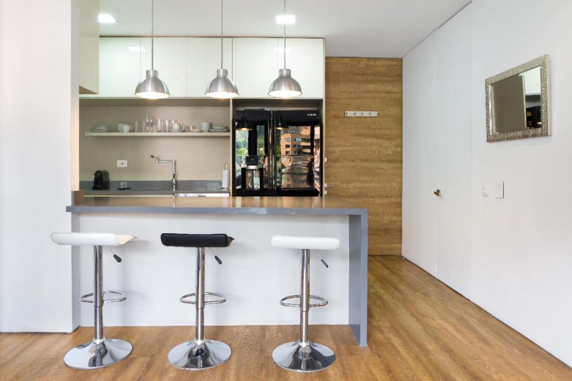 Energy Living Iconic 5 Star Close To Lleras Apartment *