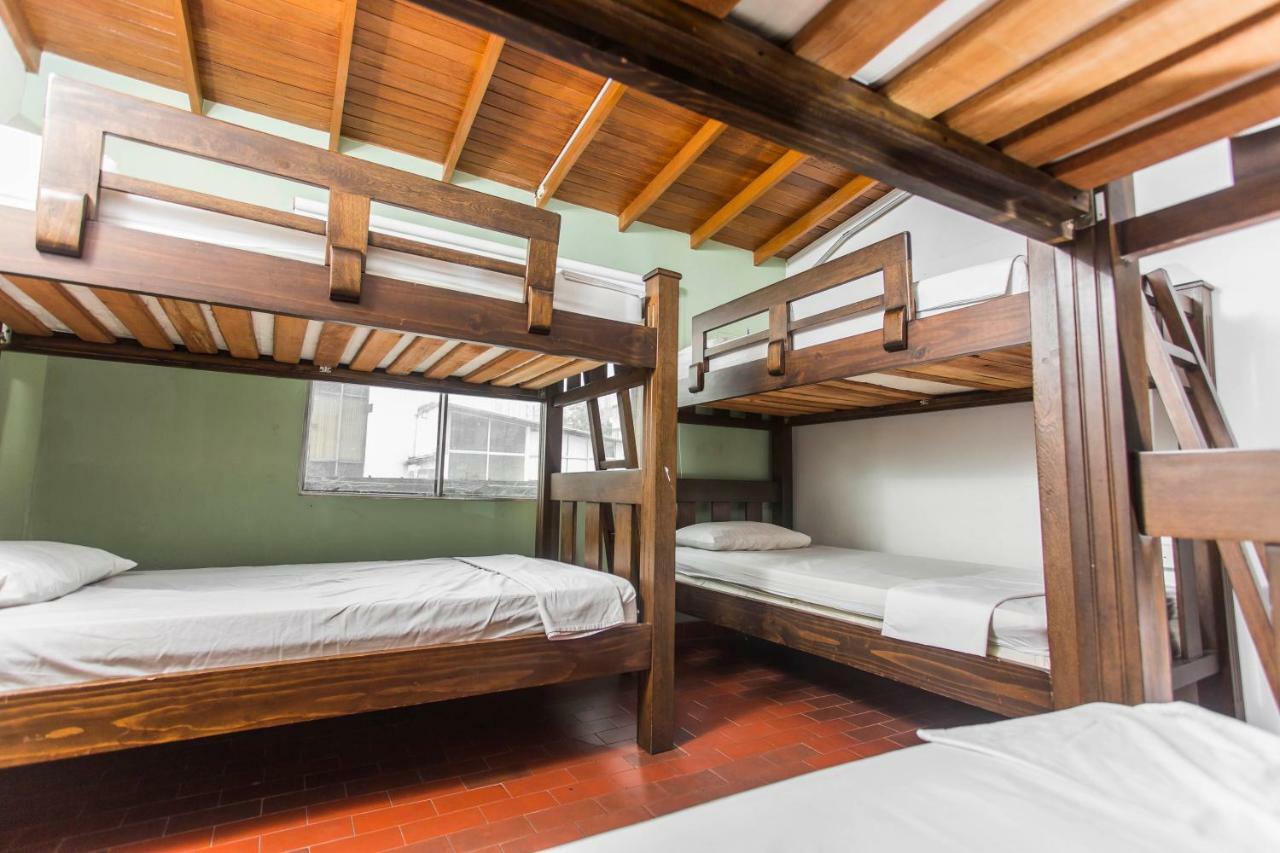 Montanita Hostel *