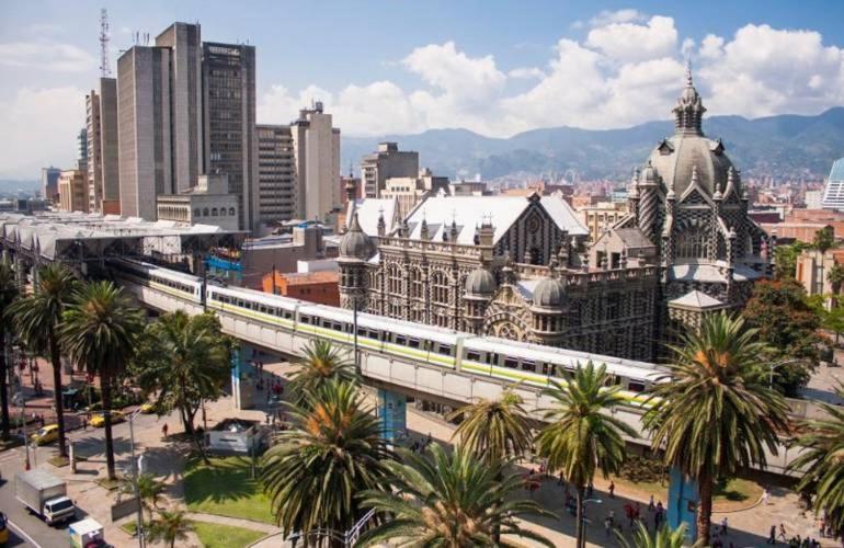 201 Amplio Y Comodo 90 Mts Medellin