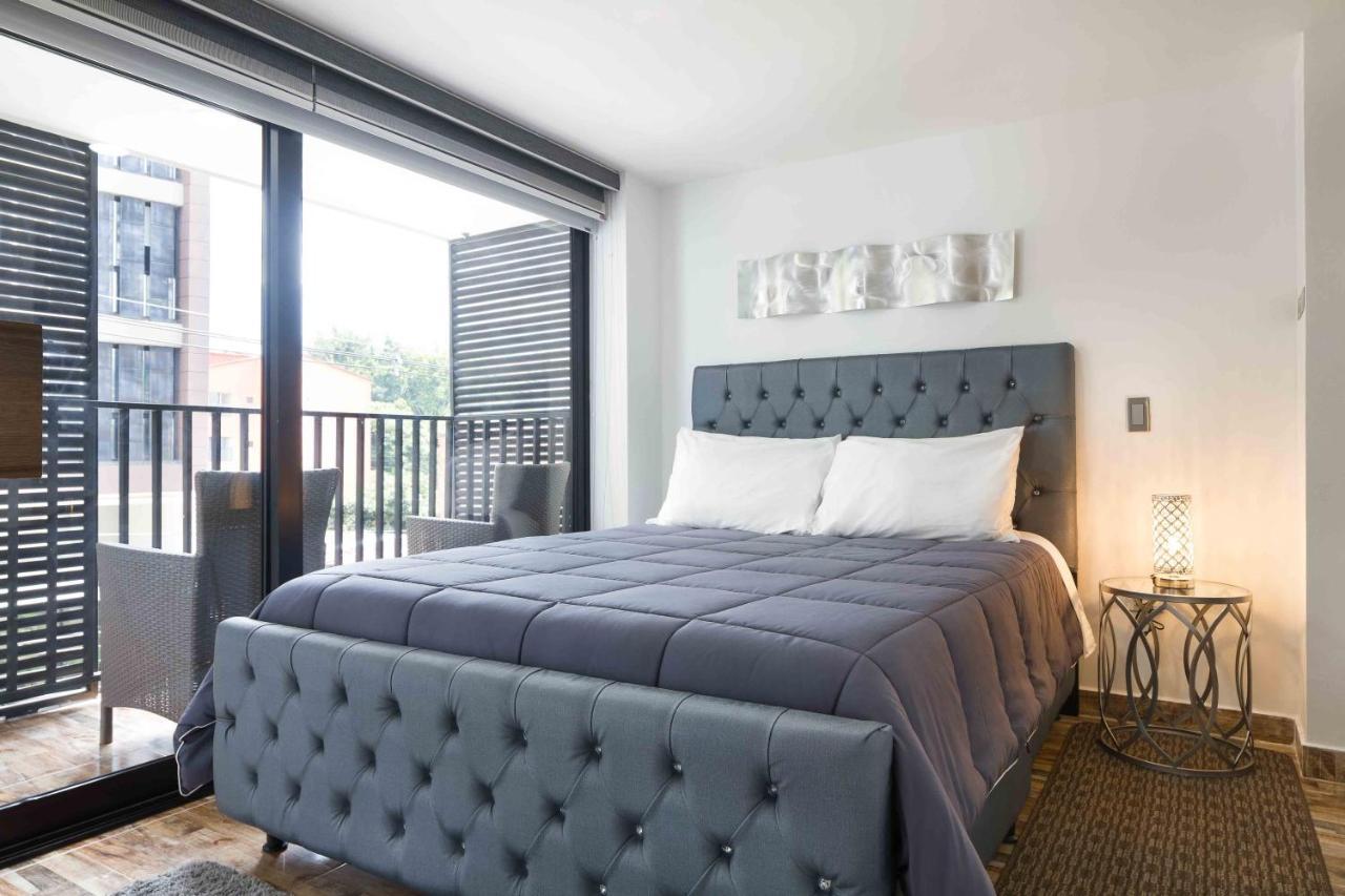 Miracle Aparthotel