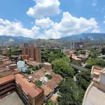 Apartamento Acogedor Barrio La Floresta Medellin