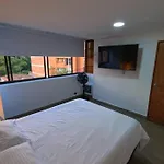 Penthouse W/ Jacuzzi In Lleras Park