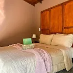 Cabin Retreat: Private Studio