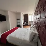 Florencia Plaza Hotel & Hostal