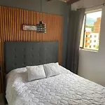 34 Bello Apartamento En La Mejor Zona De Medellin Laureles Estadio 2 Hab 2 Banos