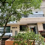 Apartamento Amplio Y Central En Laureles