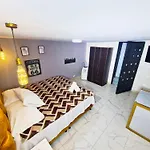 Urban 8 Bedrooms Apartment At Poblado