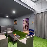 Provenza Infinity Steam Sauna Jacuzzi, Ac , Luxury Prime Location