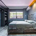 Provenza Infinity Steam Sauna Jacuzzi, Ac , Luxury Prime Location