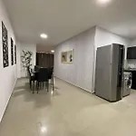 Amplio Apartamento En Laureles De 4 Dormitorios