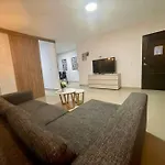 Amplio Apartamento En Laureles De 4 Dormitorios