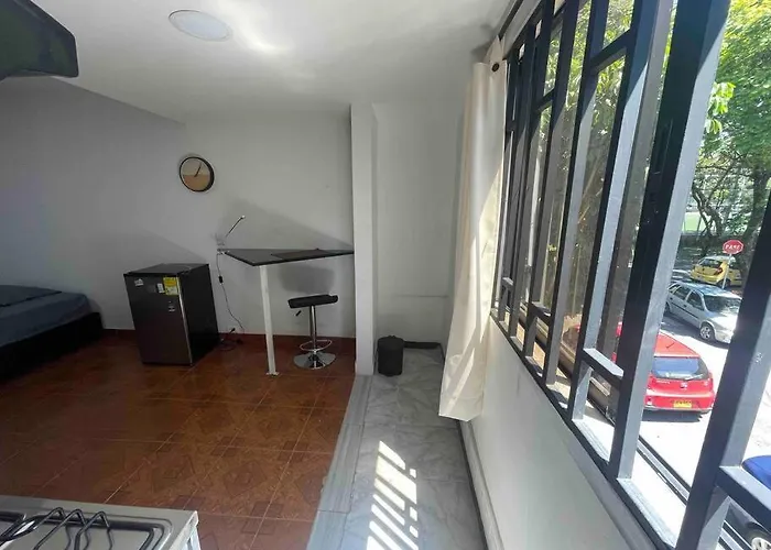 Apartamento De 2 Camas Al Lado De Unidad Deportiva De Belen Y A 10 Minutos De Plaza Mayor