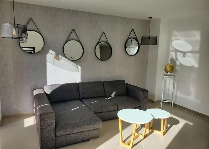 Amplio Apartamento En Laureles De 4 Dormitorios