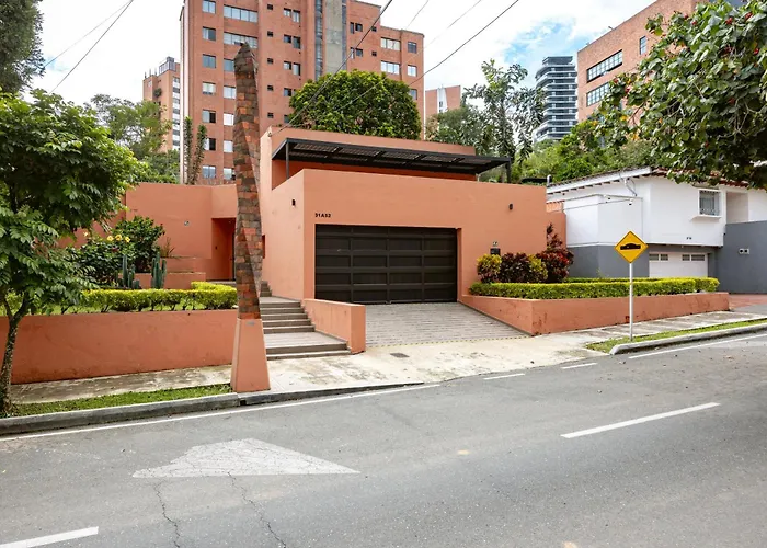 5Br Poblado Villa Close To Lleras Jacuzzi Cinema Ac
