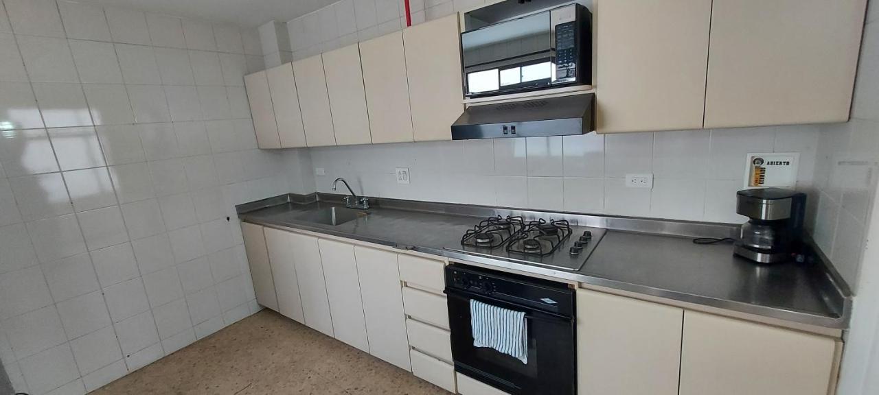 Apartamento Amplio En Colores Medellín