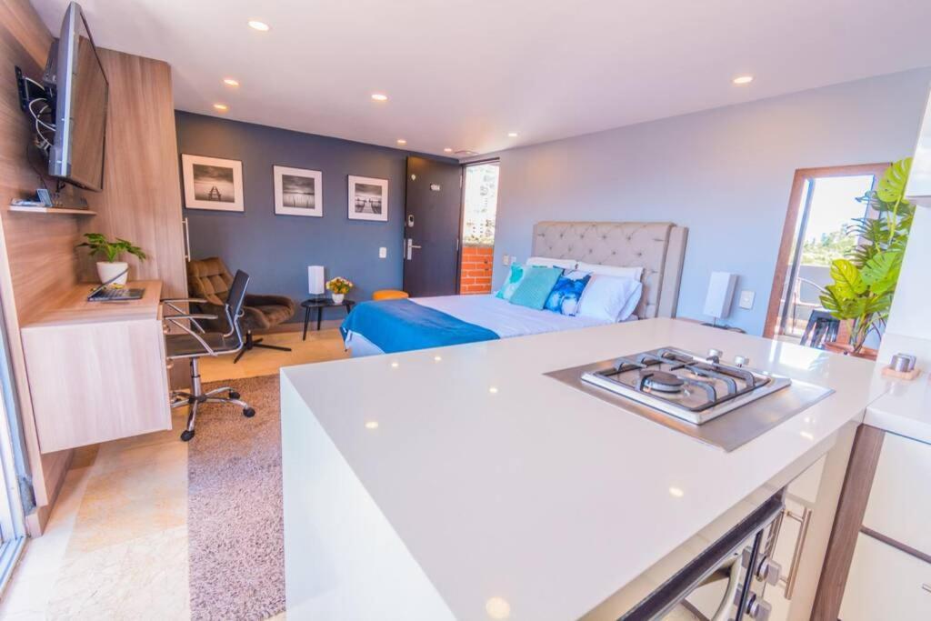 Apartment Beautiful Ultrafast Internet /el Poblado Medellin