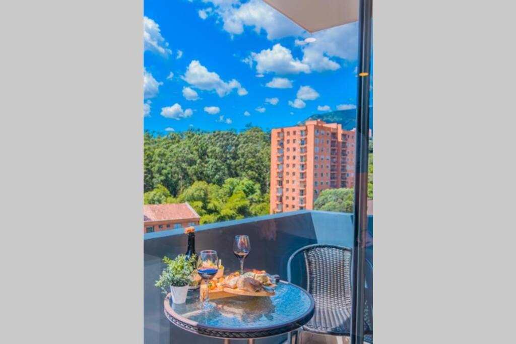 Beautiful Ultrafast Internet /el Poblado Apartment Medellin
