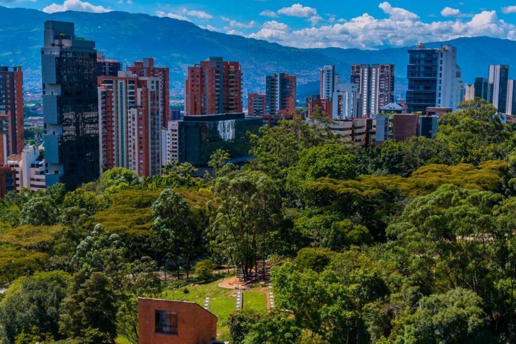 Beautiful Ultrafast Internet /el Poblado Apartment