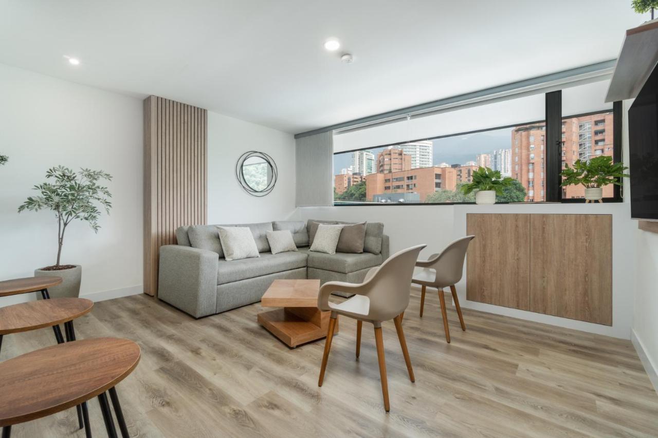 Aparthotel Go Living & By Housy Host